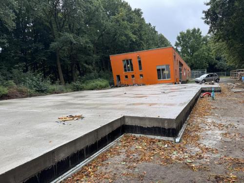 IGL-Anbau: das Fundament ist gegossen